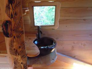 Vasque - Lavabo dans une cabane sur pilotis