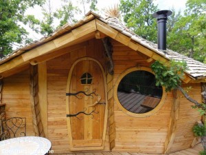 Cabane sur pilotis dans la Drome