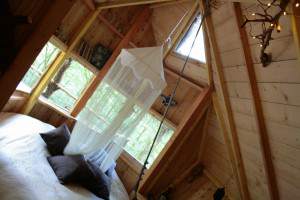 Intérieur de la cabane Dream à l'Arbre à Cabanes (Haute Marne)