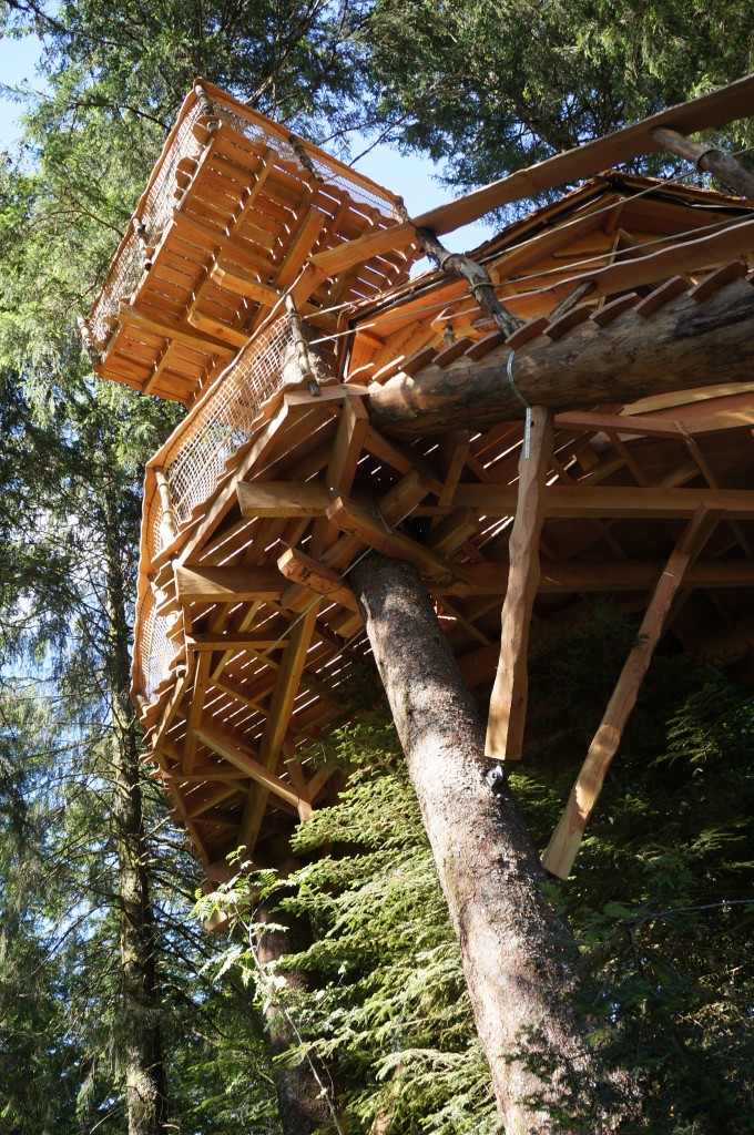 Cabane dans les arbres Au Brendezi