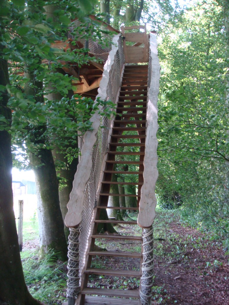 Escalier droit de la cabane de la ferme