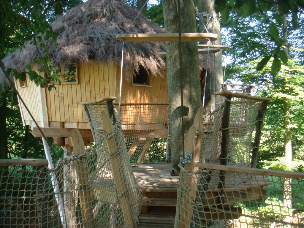 passerelle vue cabane